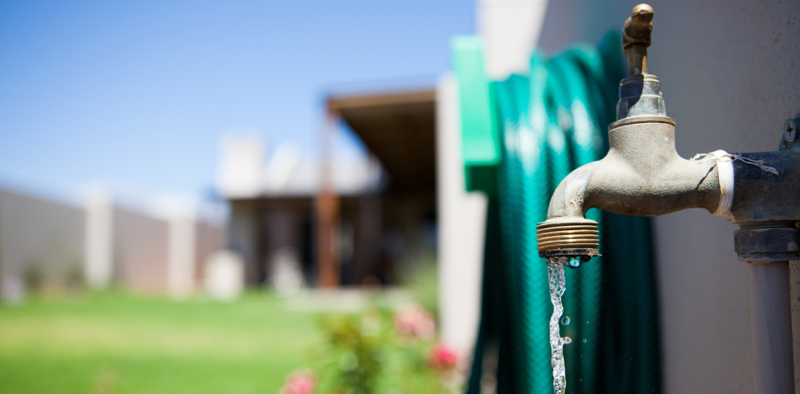 Comment installer un robinet extérieur dans son jardin